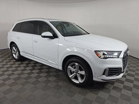 Used 2023 Audi Q7 2.0T Premium Plus w/ Premium Plus Package AWD/4WD image 2