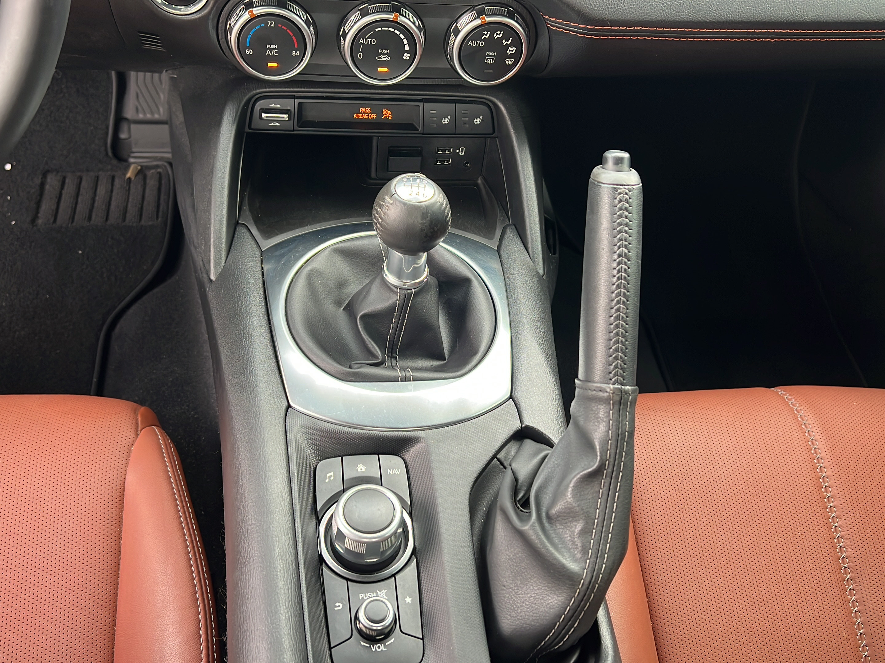 Used 2022 MAZDA MX-5 Miata RF Grand Touring w/ Weather Package RWD image 15