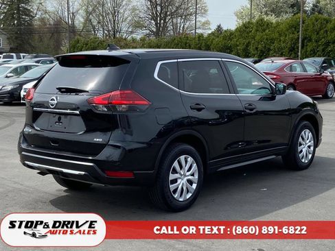 Used 2017 Nissan Rogue S w/ S Family Package image 5
