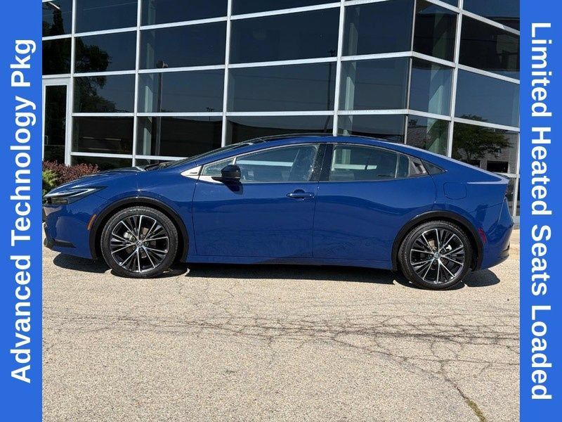 Used 2025 Toyota Prius Limited w/ Limited Premium Package FWD image 6