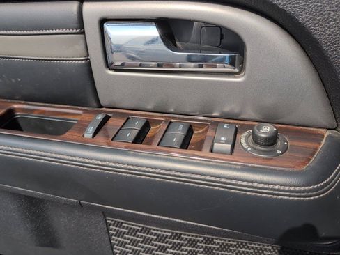 Used 2015 Ford Expedition Platinum RWD image 15
