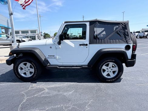 Used 2015 Jeep Wrangler Sport w/ Quick Order Package 24S AWD/4WD image 5
