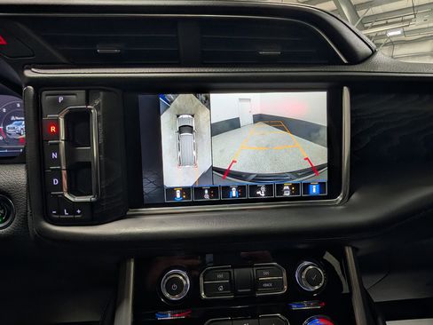 Used 2022 GMC Yukon Denali AWD/4WD image 25