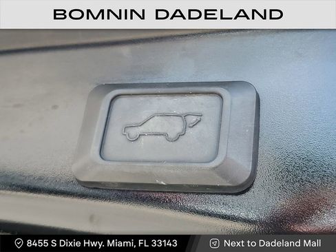 Used 2022 Toyota RAV4 Limited image 8