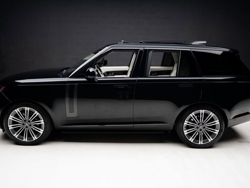 Used 2023 Land Rover Range Rover SE AWD/4WD image 16