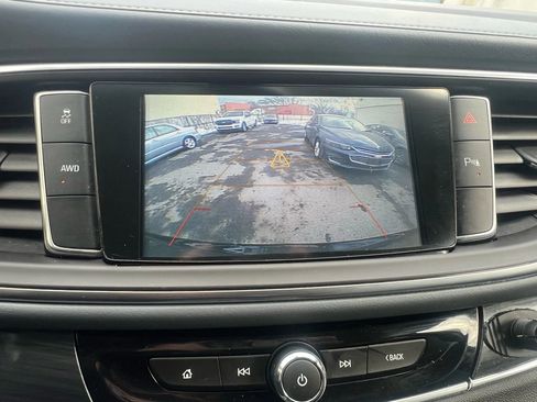 Used 2019 Buick Enclave Essence image 20