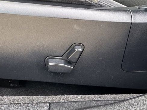 Used 2013 Dodge Avenger SXT image 20