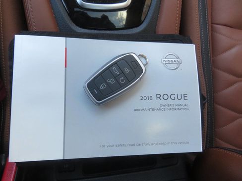 Used 2018 Nissan Rogue SL w/ Premium Package image 40