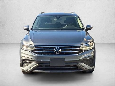 Used 2023 Volkswagen Tiguan SE w/ Panoramic Sunroof Package AWD/4WD image 2