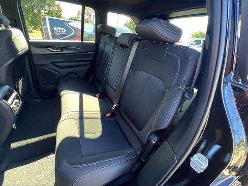 New 2025 Jeep Grand Cherokee Laredo w/ Luxury Tech Group I image 10