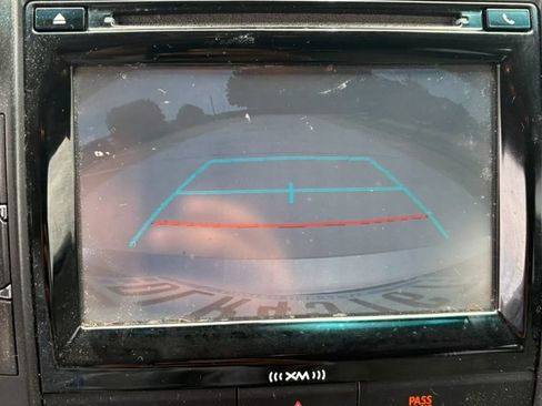 Used 2016 Toyota Camry XLE w/ Moonroof Package FWD image 11