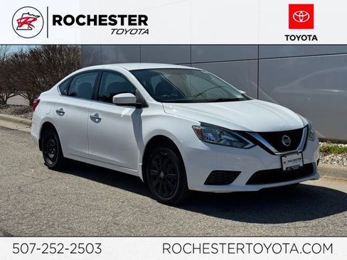 Used 2017 Nissan Sentra SV image 1