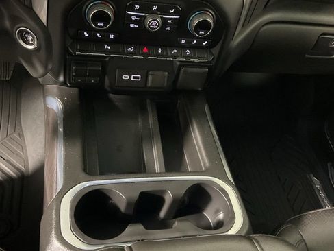 Used 2022 Chevrolet Silverado 1500 LTZ AWD/4WD image 29