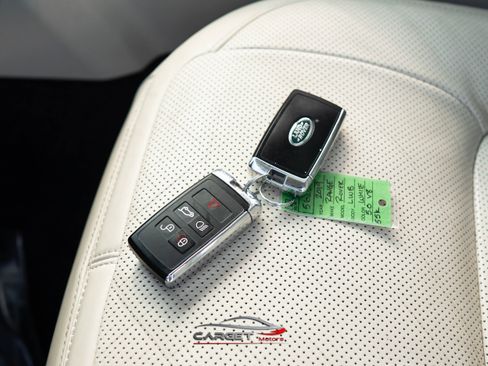 Used 2019 Land Rover Range Rover Long Wheelbase Supercharged image 57