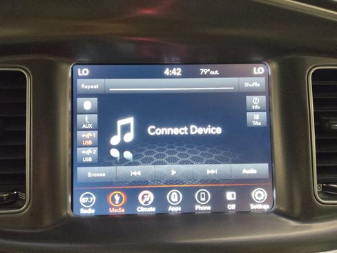 Used 2019 Dodge Charger SXT AWD/4WD image 25