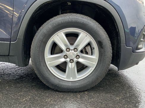 Used 2018 Chevrolet Trax LT w/ LT Convenience Package FWD image 26
