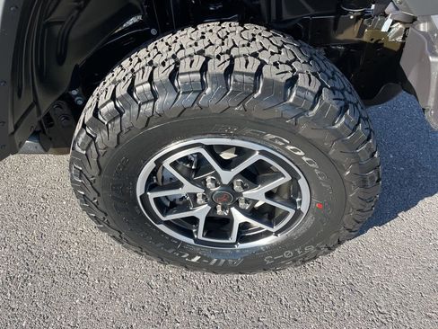 New 2026 Jeep Wrangler Unlimited Rubicon AWD/4WD image 4