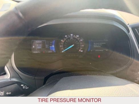 Used 2024 Ford Edge SEL image 18