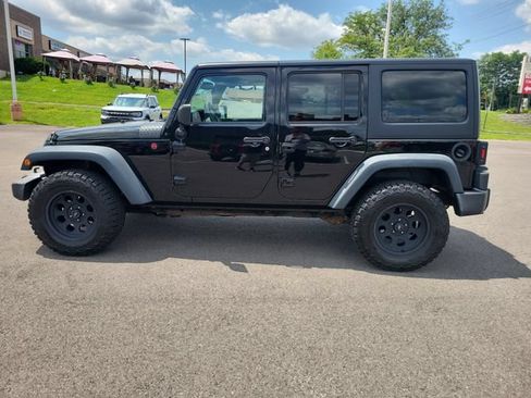 Used 2015 Jeep Wrangler Unlimited Sport w/ Quick Order Package 24S AWD/4WD image 2