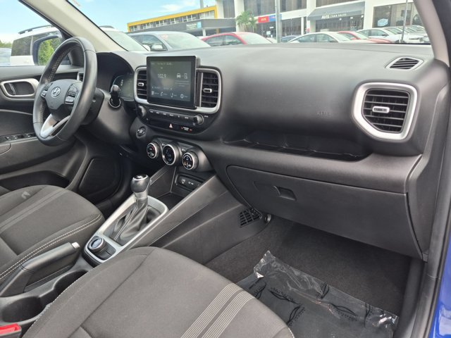 Used 2025 Hyundai Venue SEL FWD image 31