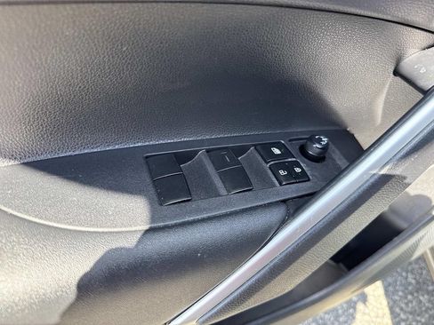 Used 2023 Toyota Corolla Cross AWD Hybrid image 23