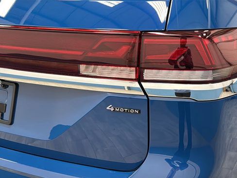 Used 2025 Volkswagen Atlas SEL Premium R-Line image 40