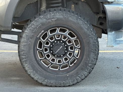 Used 2017 Ford F350 Platinum w/ Platinum Ultimate Package image 6