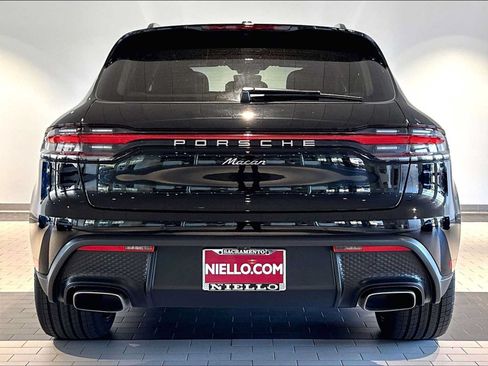 Used 2026 Porsche Macan AWD/4WD image 9