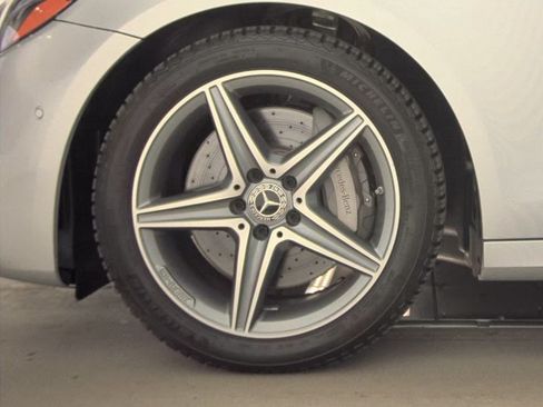 Used 2019 Mercedes-Benz E 450 4MATIC Sedan w/ Driver Assistance Package image 11