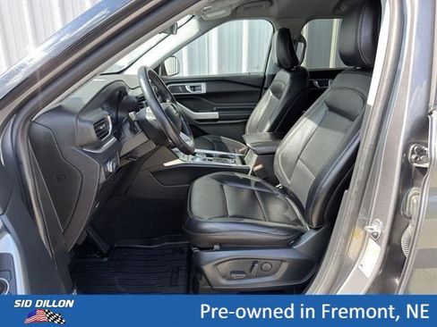 Used 2021 Ford Explorer XLT w/ Equipment Group 202A AWD/4WD image 14
