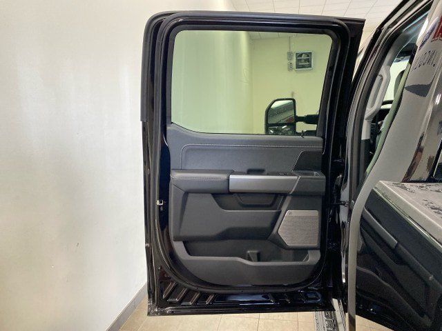 New 2026 Ford F250 Lariat w/ Black Appearance Package AWD/4WD image 11