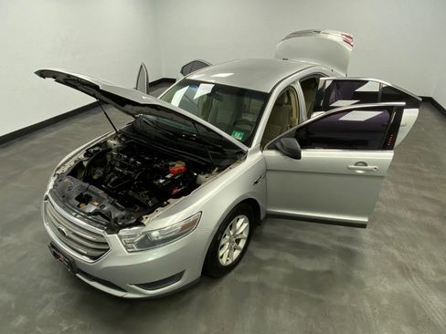 Used 2013 Ford Taurus SE image 43