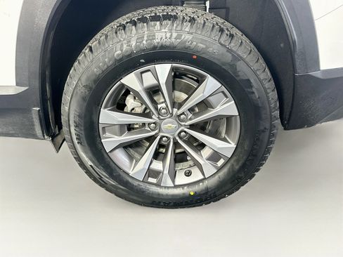 Used 2025 Chevrolet Equinox LT w/ Convenience Package II FWD image 11