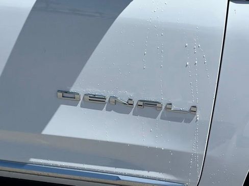 Used 2025 GMC Yukon XL Denali AWD/4WD image 7