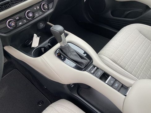 Used 2025 Honda HR-V LX image 28