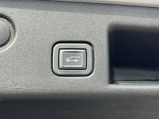 Used 2020 Chevrolet Equinox Premier FWD image 11