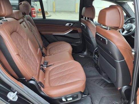 Used 2026 BMW X7 xDrive40i w/ M Sport Package AWD/4WD image 10