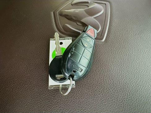 Used 2017 RAM 1500 Laramie image 40