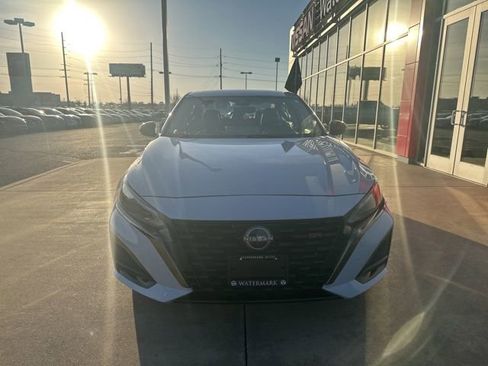 Certified 2024 Nissan Altima 2.5 SR w/ SR Premium Package image 8