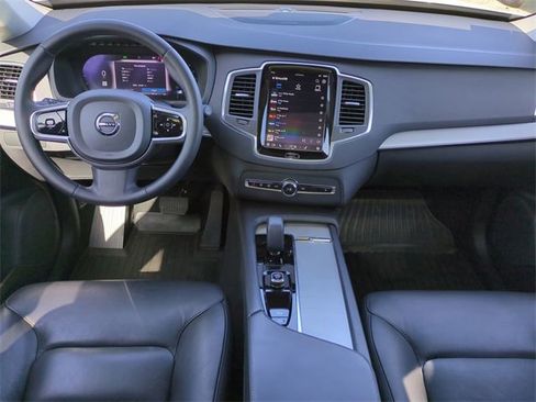 Used 2023 Volvo XC90 B5 Core w/ Protection Package Premier image 14