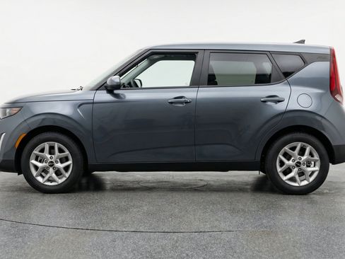 Used 2025 Kia Soul LX w/ LX Technology Package FWD image 5