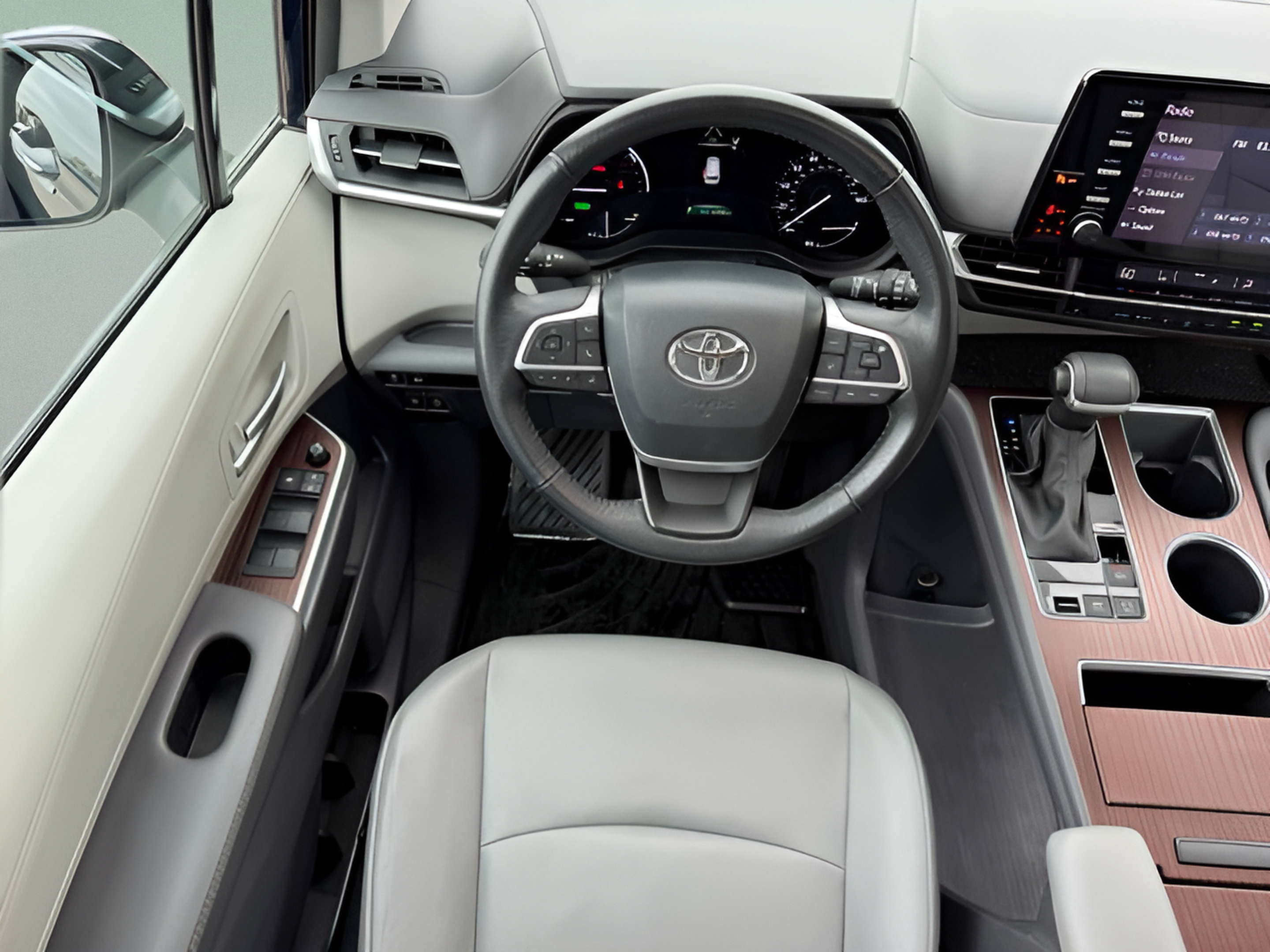 Used 2023 Toyota Sienna XLE AWD/4WD image 12