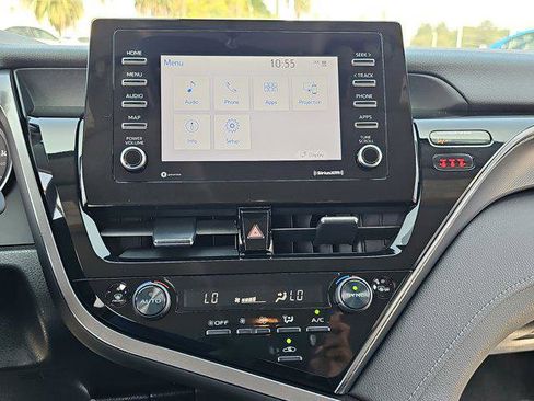 Used 2023 Toyota Camry SE image 19