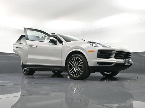 Certified 2023 Porsche Cayenne AWD/4WD image 37