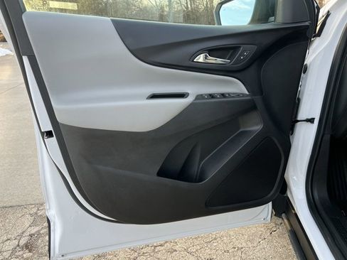 Used 2023 Chevrolet Equinox LS w/ LS Convenience Package image 23