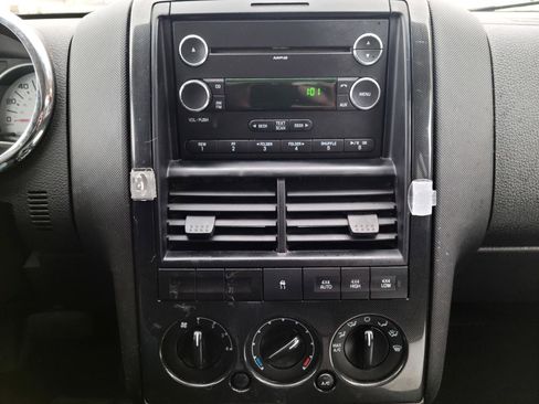 Used 2010 Ford Explorer Sport Trac XLT image 11