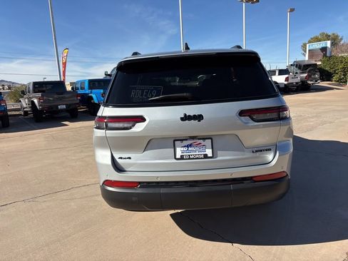 New 2025 Jeep Grand Cherokee L Limited w/ Black Appearance Package AWD/4WD image 6