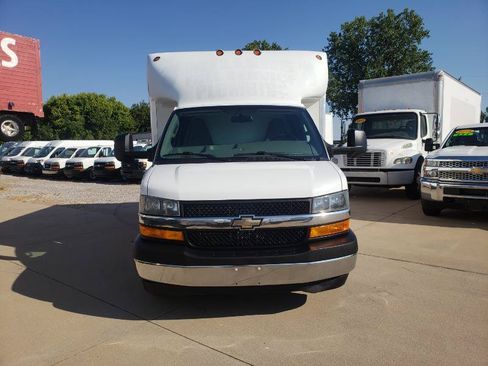 Used 2019 Chevrolet Express 3500 w/ Power Convenience Package RWD image 4