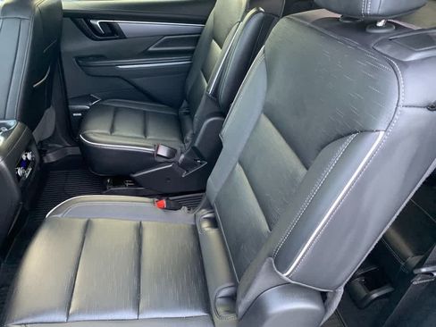 Certified 2025 Buick Enclave Sport Touring w/ LPO, Floor Liner Package AWD/4WD image 20