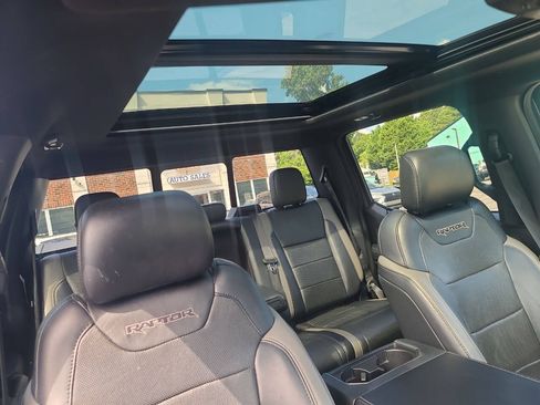 Used 2018 Ford F150 Raptor w/ Equipment Group 802A Luxury AWD/4WD image 40